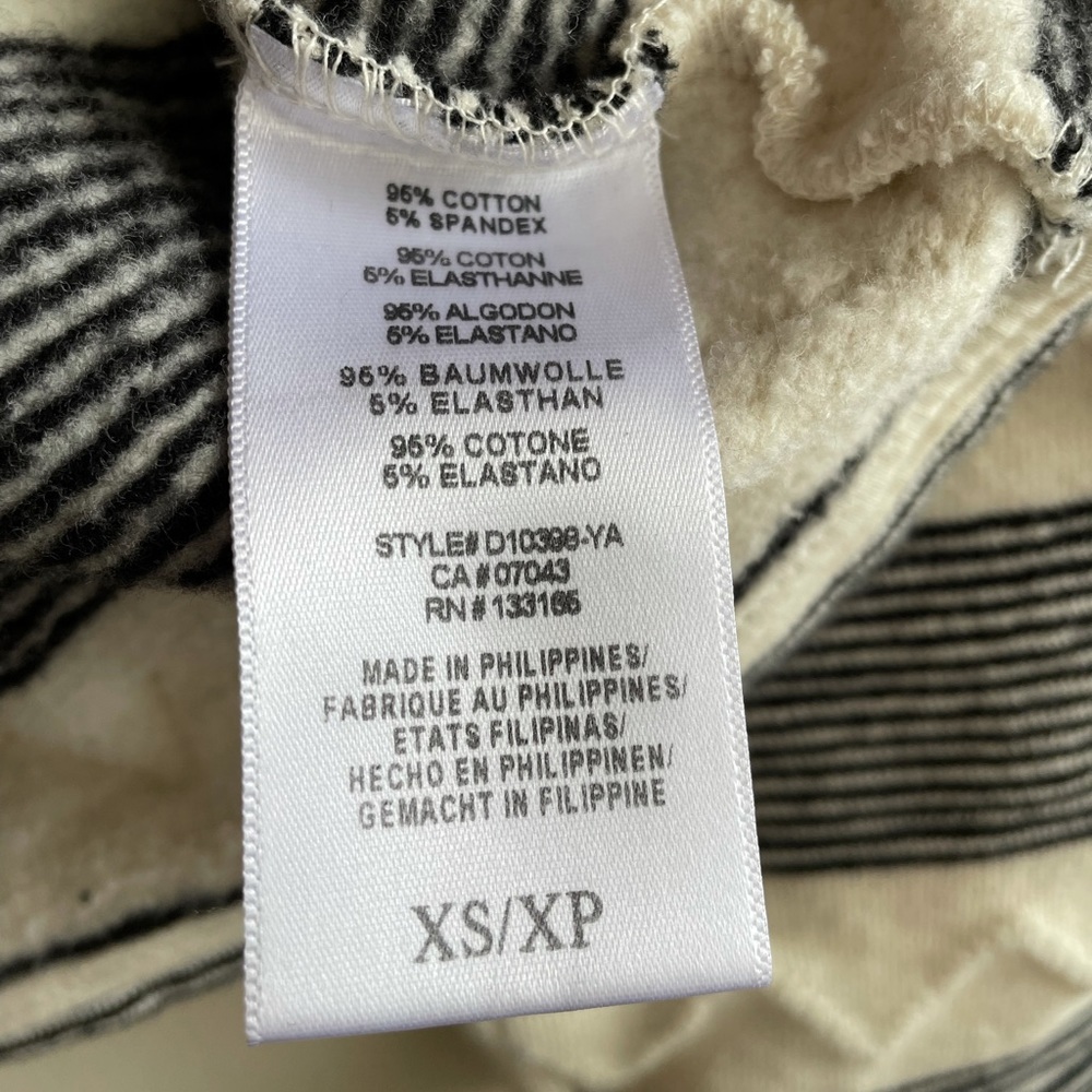 Eri + Ali Sabori Sweater - Picture 9 of 10